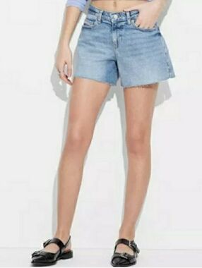 Wild Fable Women's Mid-Rise Midi Jean Shorts in Light Blue Denim Size 17 NWT